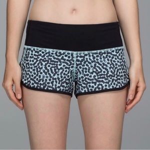 RARE EUC Lululemon Speed Short Blue & Black Polka Dot